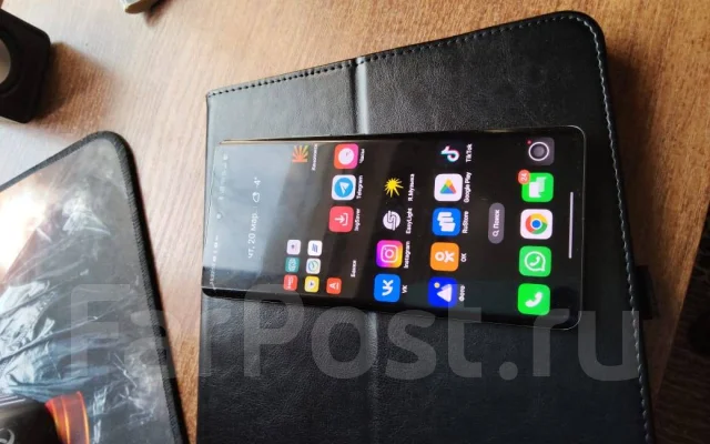 Realme GT6. �/�, 256 ��, �������, 3G, 4G LTE, 5G, Dual-SIM, ����������, NFC ����