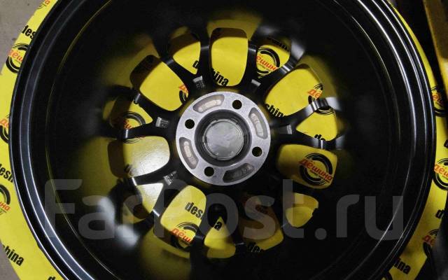 RAYS. 7.0x15", 4x100, ET30,  73,1. 