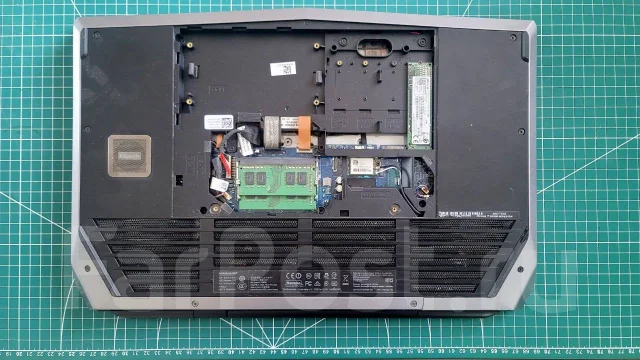 Dell Alienware 17 R2. 17", ��� 16 ��, ���� 256���, WiFi: 1, Bluetooth: 1 ����