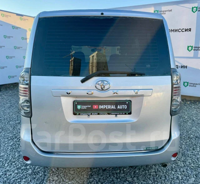 Toyota Voxy. ��������, ��������, 2.0 (158��.�.), ������, 300 000����. �� ����
