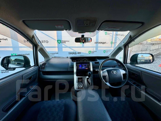 Toyota Voxy. ��������, ��������, 2.0 (158��.�.), ������, 300 000����. �� ����