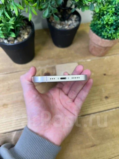 Apple iPhone 13. �/�, 256 ��, �����, 4G LTE, NFC ����