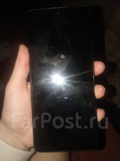 Tecno Pova 5. �����, 256 ��, NFC ����