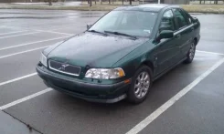 Volvo S40 ����