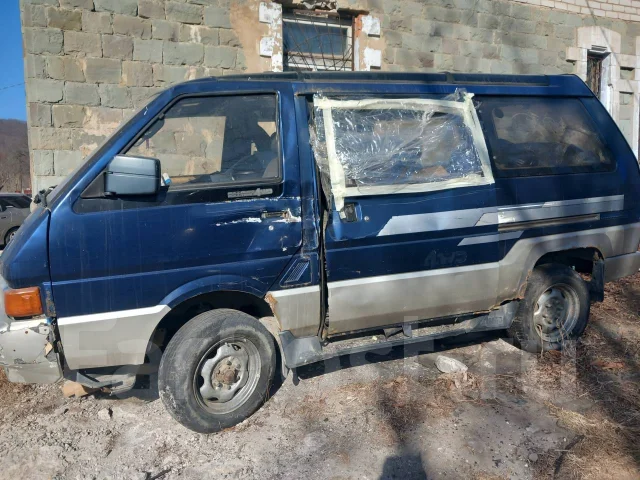 Nissan Largo. OTCUTCTBUET, 4865 ����
