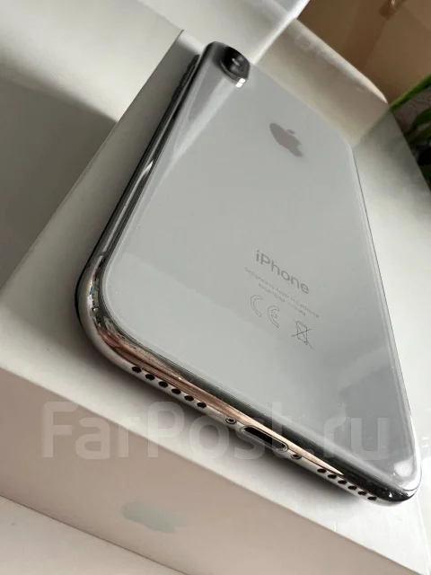 Apple iPhone X. �/�, 64 ��, �����������, 3G, 4G LTE, NFC ����