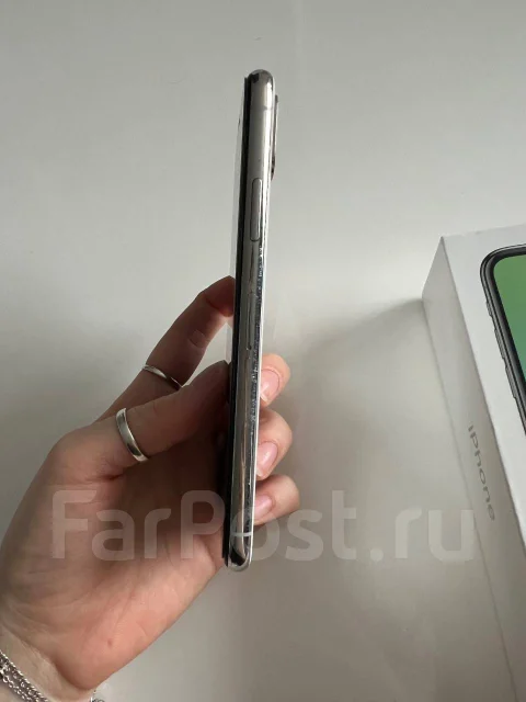 Apple iPhone X. �/�, 64 ��, �����������, 3G, 4G LTE, NFC ����