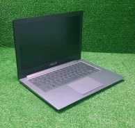 Asus. 13.3", 2,4����, ��� 8 ��, ���� 240���, WiFi: 1, Bluetooth: 1, ����������� �� 2��. ����