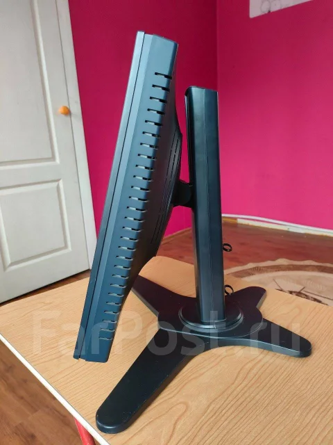 ViewSonic. 20" ����