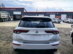 Mitsubishi Outlander. ��������, ��������, 1.5 (1��.�.), ������, 6 000����. �� ����