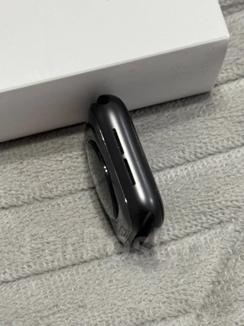 Apple Watch SE. GPS, IP68 ����
