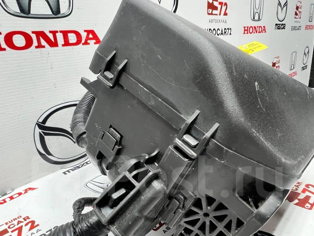 ���� ��������������� Mazda 3 BP 2019-2024 BCKA66760 ����