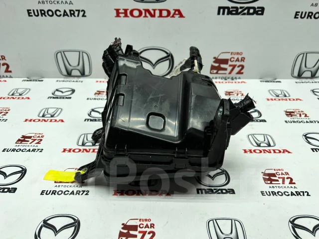 ���� ��������������� Mazda 3 BP 2019-2024 BCKA66760 ����
