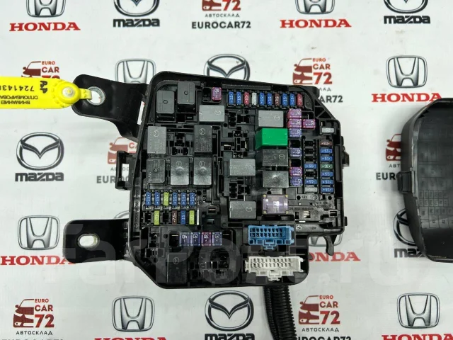 ���� ��������������� Mazda 3 BP 2019-2024 BCKA66760 ����