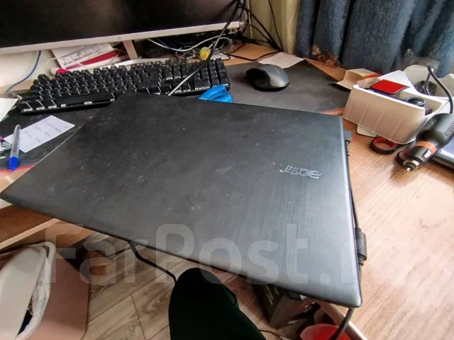 Acer Aspire E5-575G. 15.6", 2,5����, ��� 6 ��, ���� 320���, WiFi: 1, Bluetooth: 1, ����������� �� 1��. ����