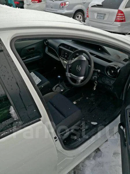 Toyota Aqua. �������, ��������, 1.5 (83��.�.), ������, 187����. �� ����