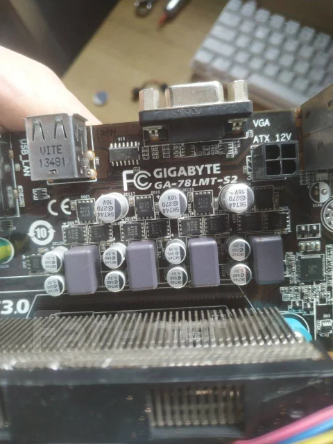 Socket AM3+ ����