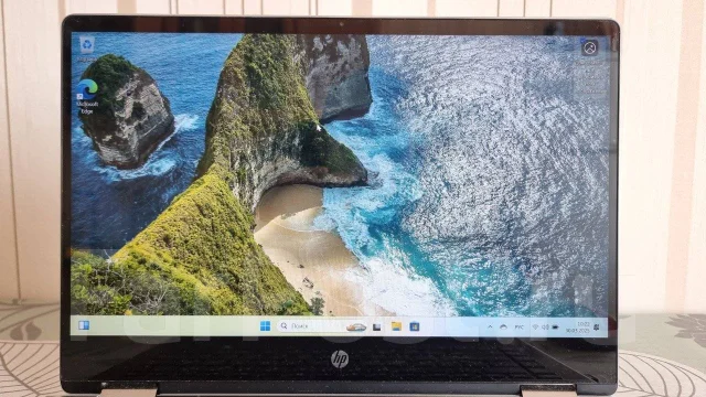 HP Pavilion x360 14-dh0036ur. 14", ��� 4 ��, ���� 500���, WiFi: 1 ����