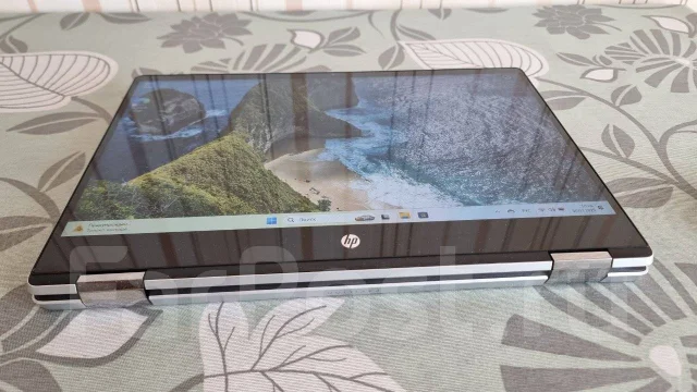 HP Pavilion x360 14-dh0036ur. 14", ��� 4 ��, ���� 500���, WiFi: 1 ����