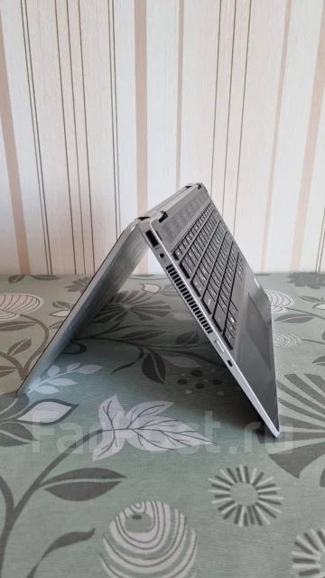 HP Pavilion x360 14-dh0036ur. 14", ��� 4 ��, ���� 500���, WiFi: 1 ����