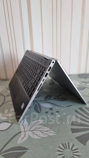 HP Pavilion x360 14-dh0036ur. 14", ��� 4 ��, ���� 500���, WiFi: 1 ����
