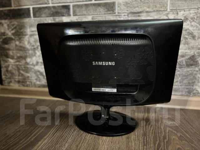 Samsung. 19", ���������� �� (LCD, LED, QLED) ����