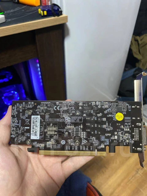 Radeon RX 550 ����