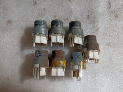   Toyota Cresta 9098702004 