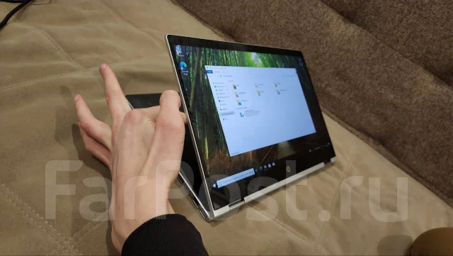 HP Pavilion x360 15-cr0000ur. 2,3����, ��� 4 ��, ���� 930���, WiFi: 1, Bluetooth: 1, ����������� �� 10��. ����