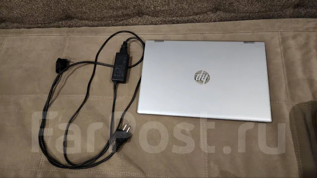 HP Pavilion x360 15-cr0000ur. 2,3����, ��� 4 ��, ���� 930���, WiFi: 1, Bluetooth: 1, ����������� �� 10��. ����