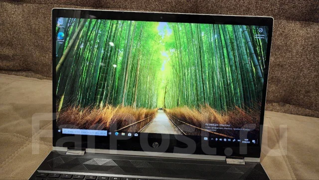 HP Pavilion x360 15-cr0000ur. 2,3����, ��� 4 ��, ���� 930���, WiFi: 1, Bluetooth: 1, ����������� �� 10��. ����