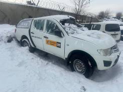 Mitsubishi L200 ����