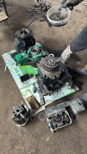 John Deere. 1210d ����