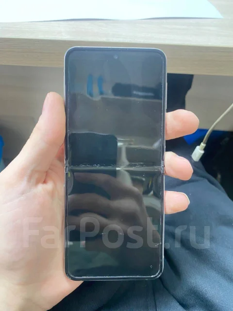 Samsung Galaxy Z Flip4. �/�, 256 ��, �����, ���������� ����