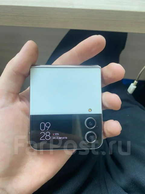 Samsung Galaxy Z Flip4. �/�, 256 ��, �����, ���������� ����