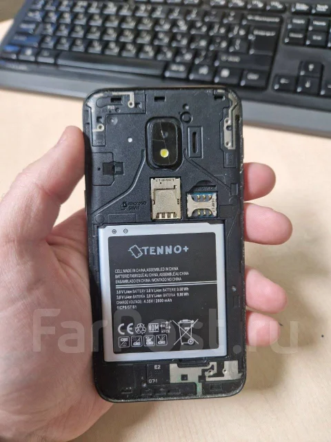 Samsung Galaxy J2 Core. �/�, 8 ��, ������, 3G, 4G LTE, Dual-SIM ����