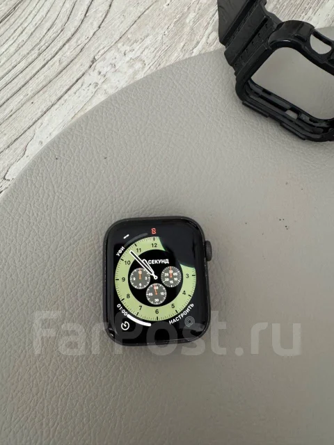 Apple Watch Series 4. GPS, NFC, IP67, IP68 ����