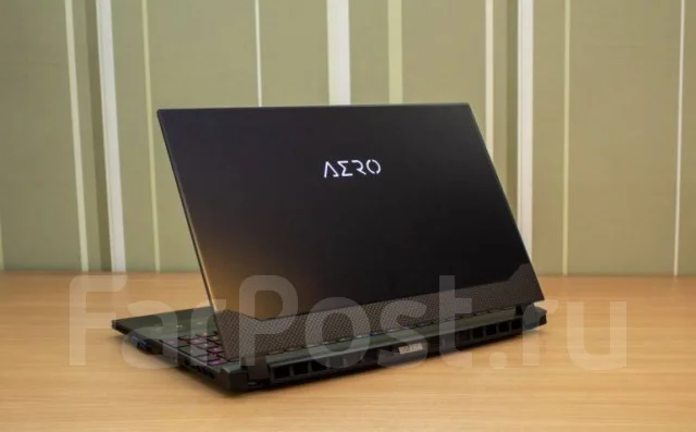 Gigabyte Aero. 15.6", 5,5����, ���� 1 000���, WiFi: 1, Bluetooth: 1, ����������� �� 8��. ����