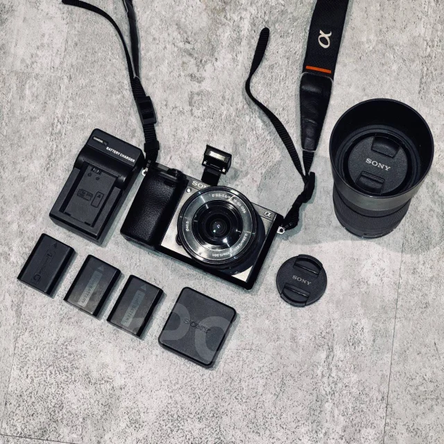 Sony Alpha ILCE-6000 Kit. 20 � ����� �� ����