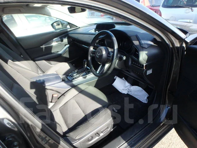 Mazda CX-30. DM8P, S8 ����