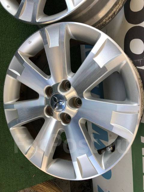 Mitsubishi. 7.5x18", 5x114.3, ET38,  67,1. 