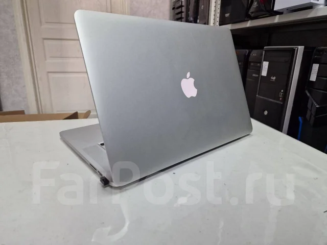 Apple MacBook Pro 15. 15.4", 2,4����, ��� 8 ��, ���� 256���, WiFi: 1, Bluetooth: 1, ����������� �� 4��. ����