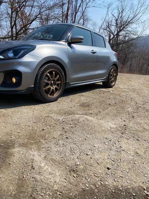Suzuki Swift. �������, ��������, 1.4 (140��.�.), ������, 85 000����. �� ����