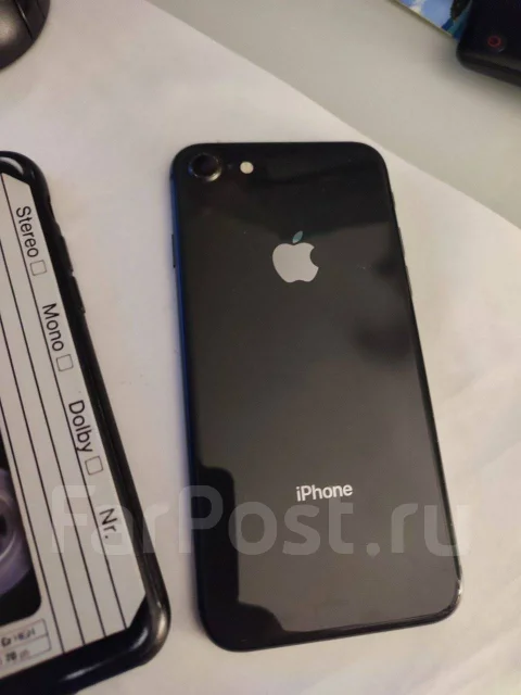 Apple iPhone 8. �/�, 64 ��, �����, 4G LTE ����