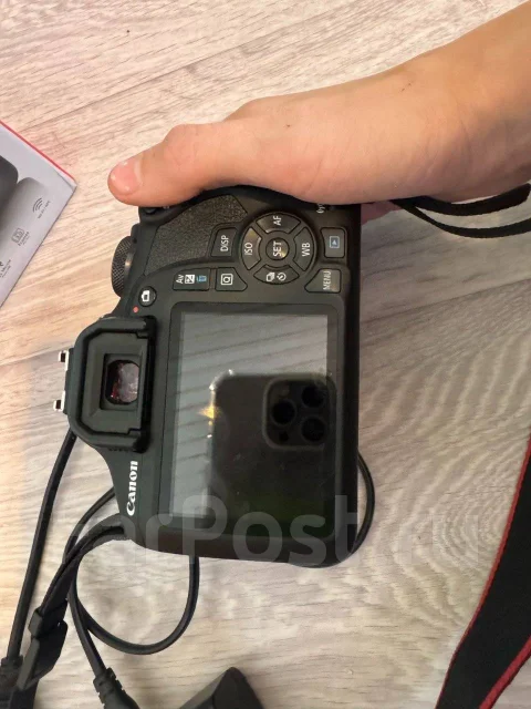 Canon EOS 2000D. ���: 14� � ����� ����