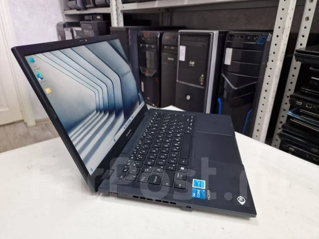 Asus ExpertBook. 14.1", 4,4����, ��� 8 ��, ���� 256���, WiFi: 1, Bluetooth: 1, ����������� �� 4��. ����