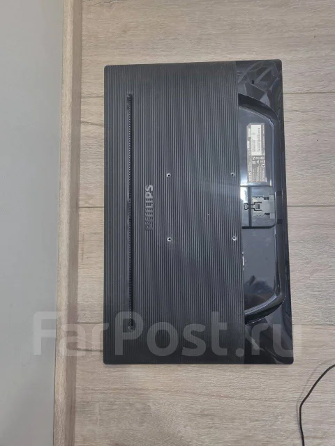 Philips. 21", ���������� �� (LCD, LED, QLED) ����
