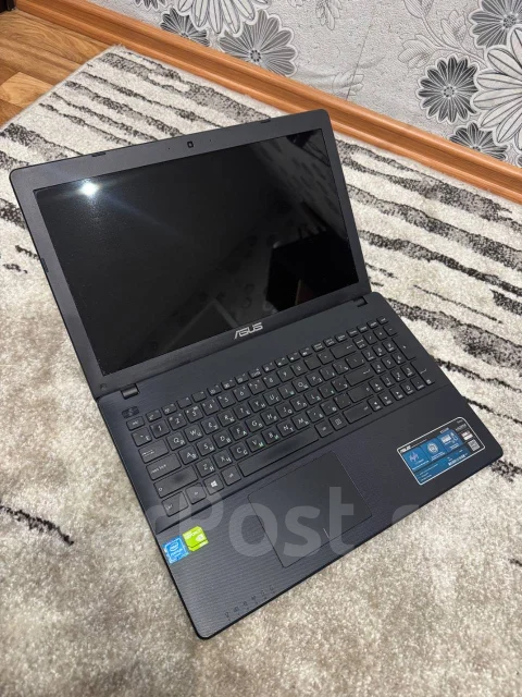 Asus X552M. 15.6", 2,7����, ��� 4 ��, ���� 120���, WiFi: 1, Bluetooth: 1, ����������� �� 4��. ����