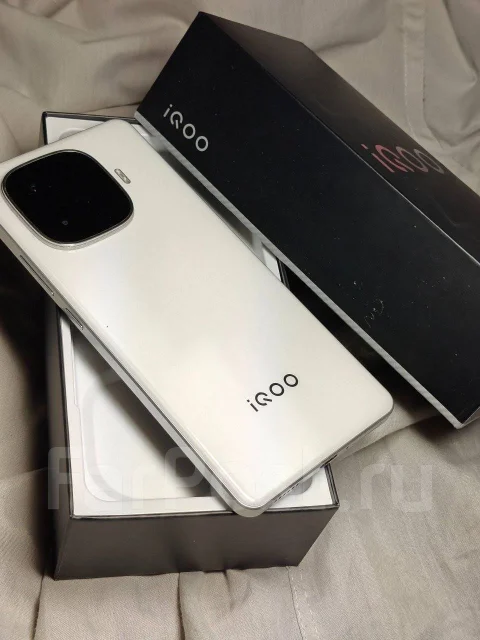 Vivo IQOO Z9. �/�, 128 ��, �����, 3G, 4G LTE, 5G, Dual-SIM, ����������, NFC ����