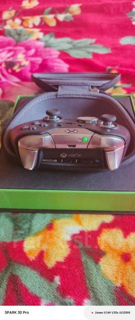 Microsoft Xbox One X ����